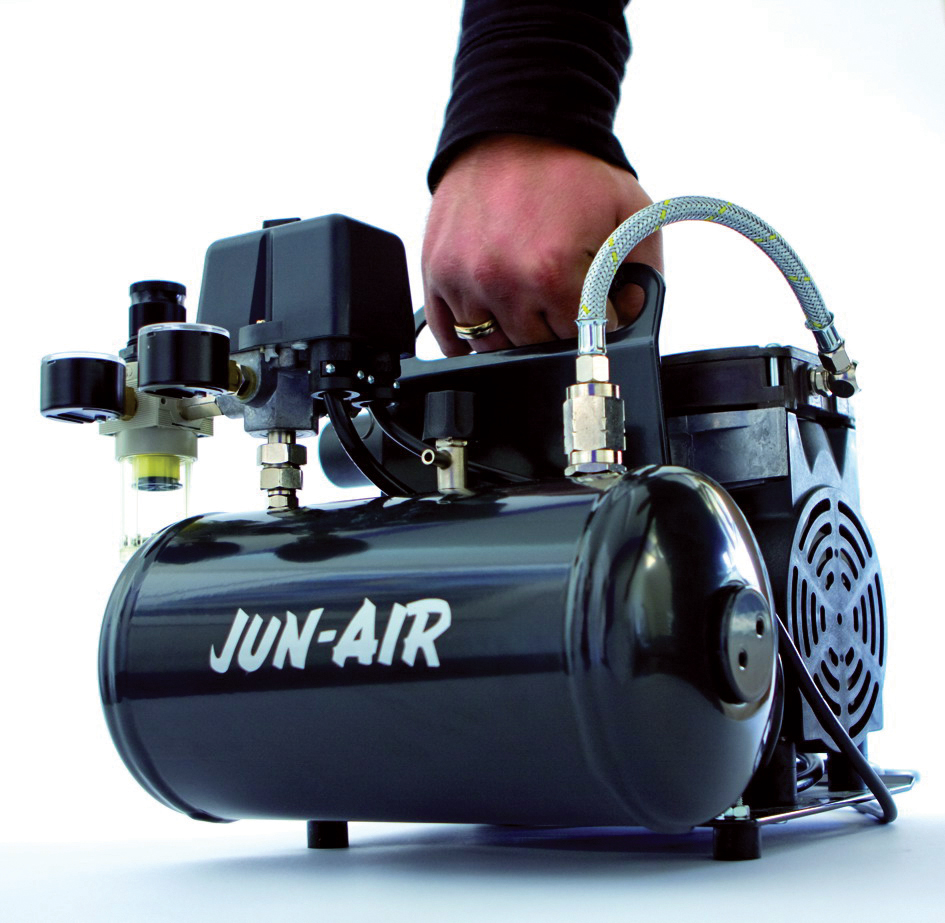 Безмасляный компрессор для покраски. Компрессор безмасляный Jun-Air of302-15b. Компрессор безмаслян Jun-Air of 322-4b. Аккумуляторный компрессор для шпилечника. Малогабаритный компрессор Compressor Mini.